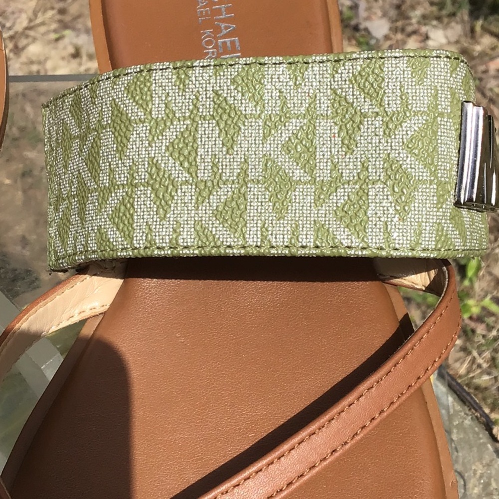 Michael By Micheal Kors Sidney Thong Flat Tan and Green MK Logo Women's Sandals - Picture 11 of 16